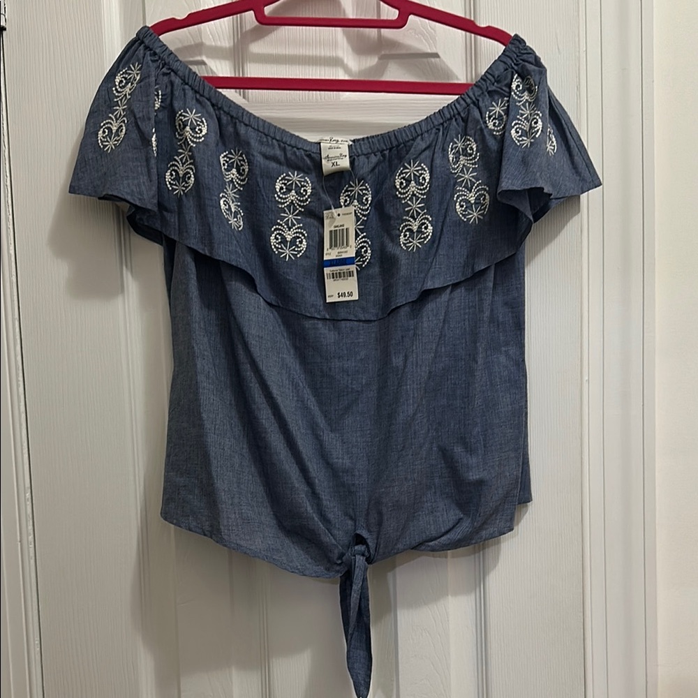 Pretty off the shoulder embroidered detail top - American Rag size XL juniors